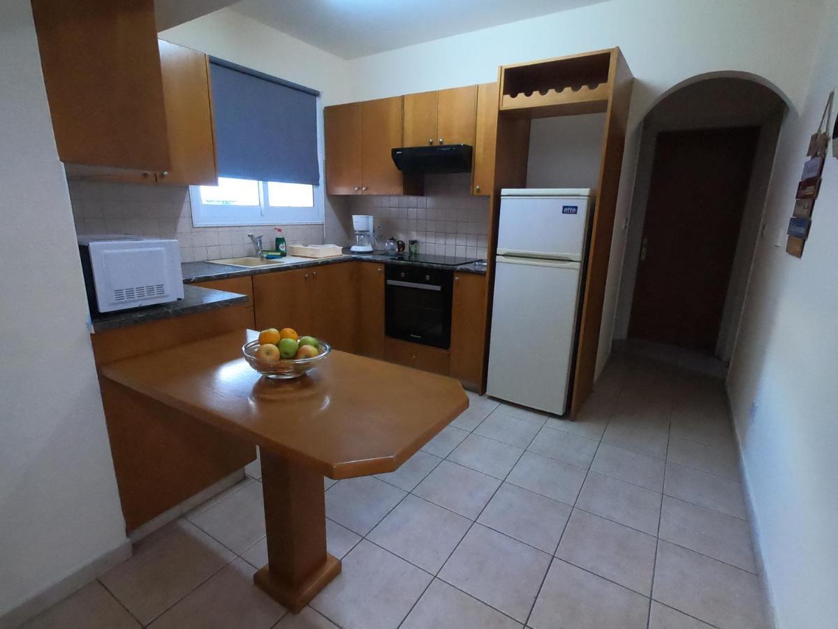 Amelia Two Bedroom Apartment - 201 Paphos Exterior photo